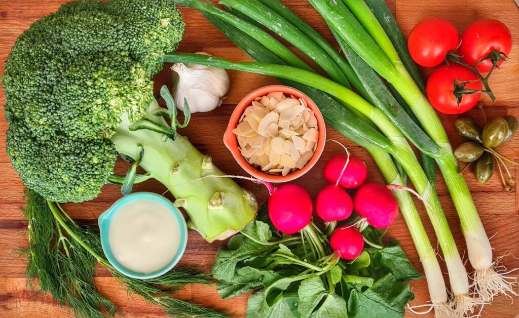 Broccoli salad with almonds - ingredients